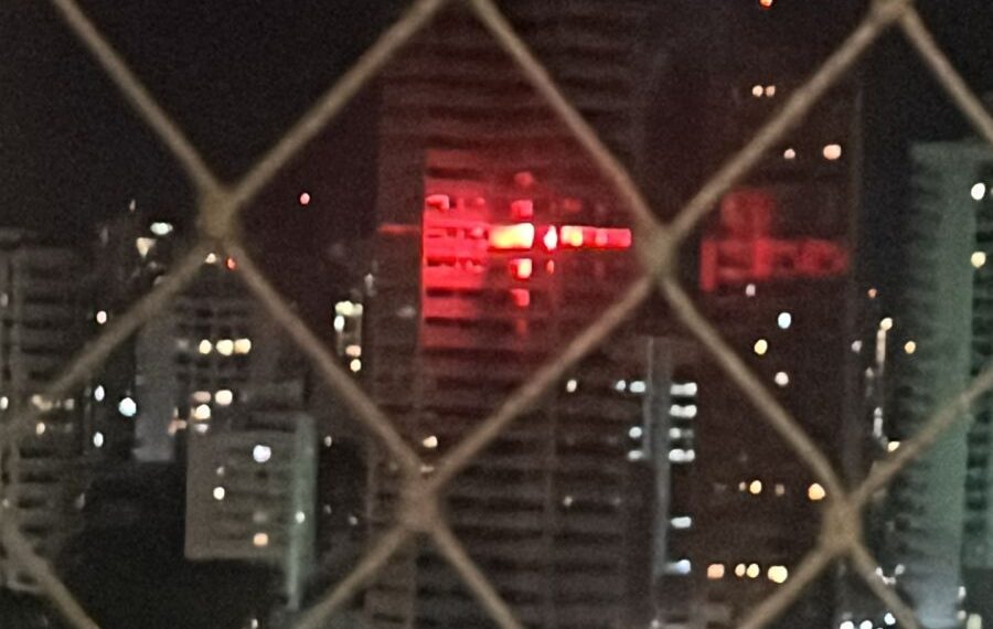 torres abandonadas na Prestes Maia