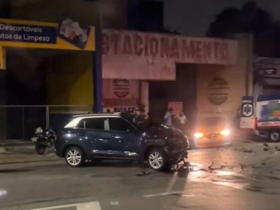 acidente de carro na Joaquim Nabuco