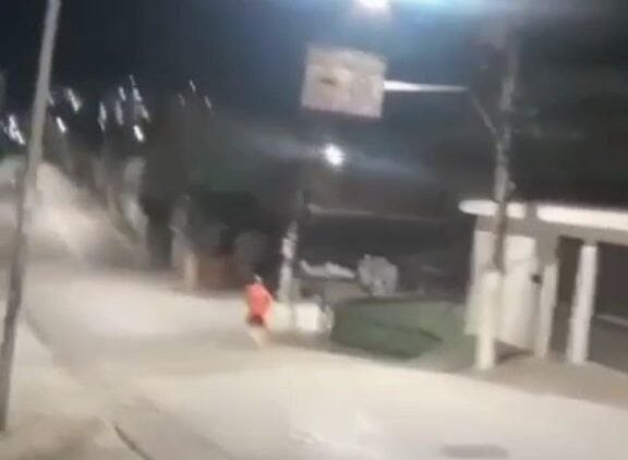 homem perto de escola estadual de SBC