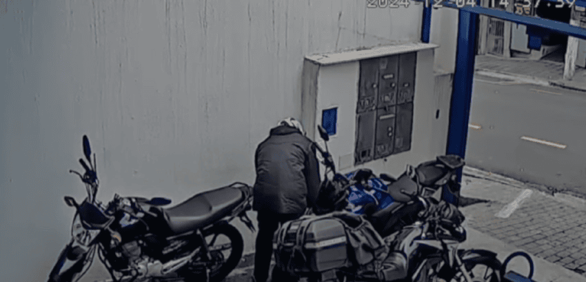 Criminoso furta frente de moto 0 km e prejuízo chega a R$  3 mil 
