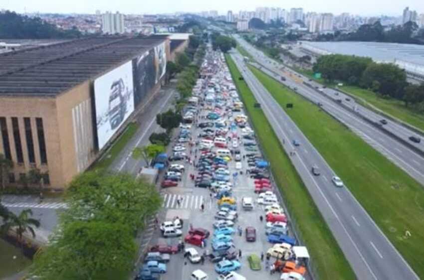 Além de ter como foco os fãs de veículos antigos, o evento, liderado pelo Fusca Club ABC, é o maior da região e também tem por objetivo arrecadar alimentos não perecíveis para ajudar a quem precisa - o ingresso é 2kg de alimentos não perecíveis