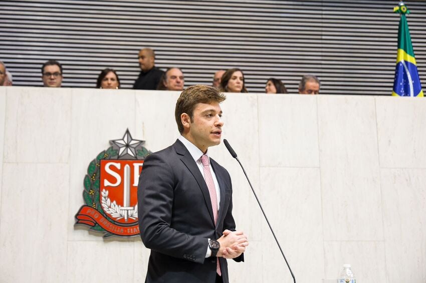 CCJR presidida por Thiago Auricchio pede intervenção federal na ENEL