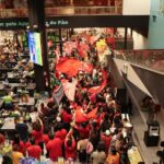 Movimento de luta nos bairros, vilas e favelas conquista 2.500 frangos, 500 chesters e 300 cestas básicas para as famílias que tem fome