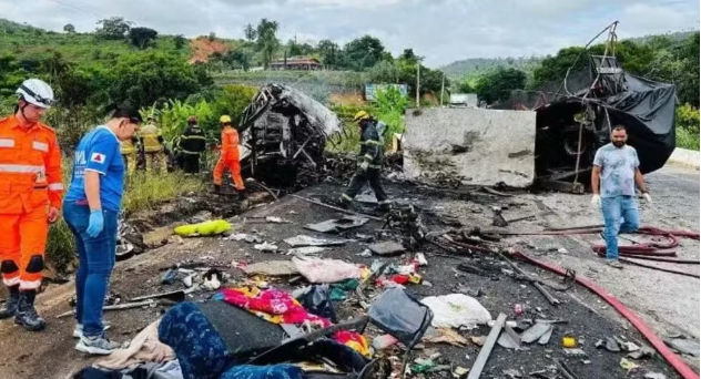 acidente de ônibus em MG