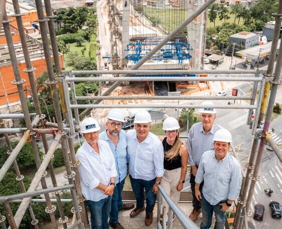 marcelo lima e secretários nas obra