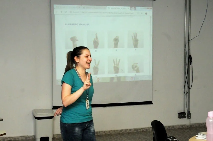 professora de libras