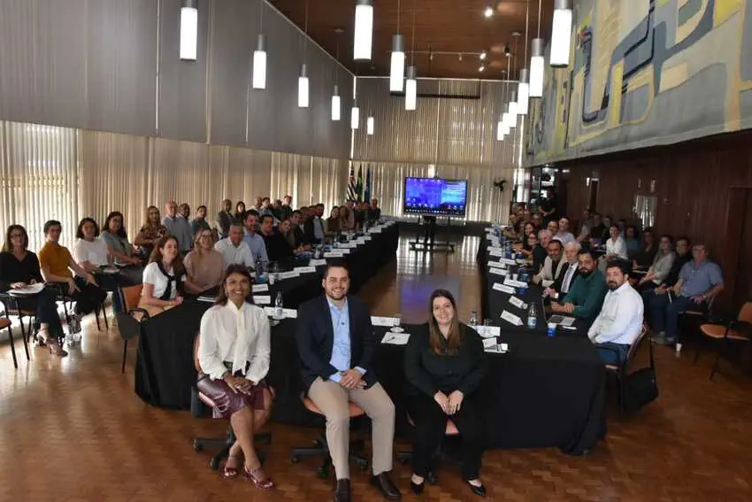 Prefeito de Santo André realiza primeira reunião de secretariado com foco na inovação