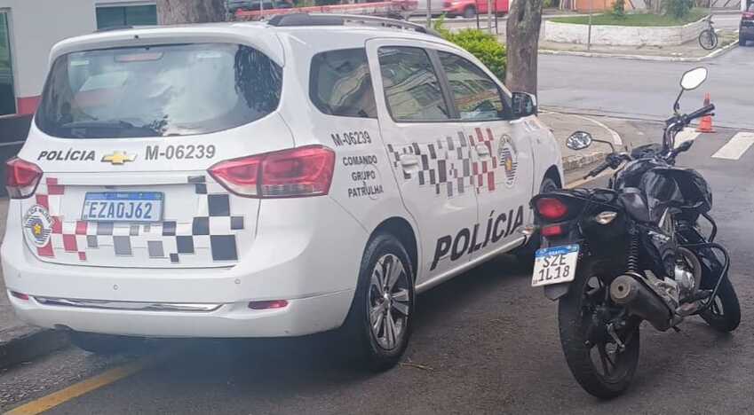 Para falsificar placa de moto em São Bernardo, homem inclui letra ‘L’ e é preso
