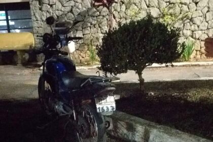GCM de Ribeirão Pires detém dois menores de idade com moto adulteradaGCM de Ribeirão Pires detém dois menores de idade com moto adulterada