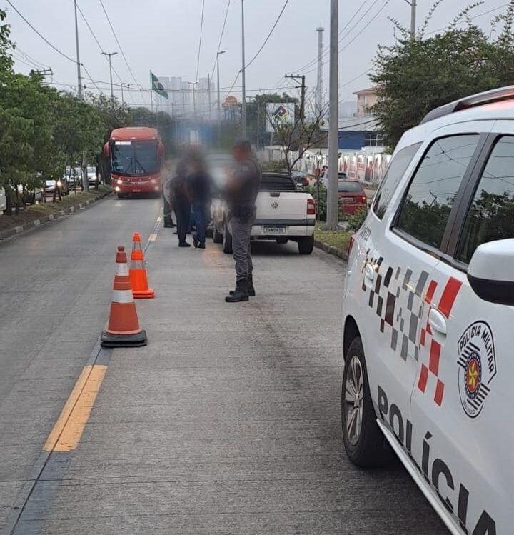GCM de Diadema é flagrado no corredor do trólebus e causa confusão na av. Piraporinha