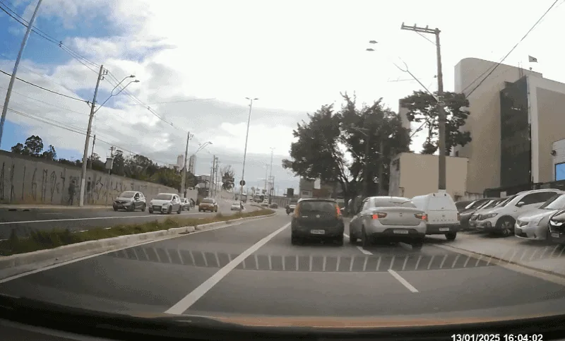 acidente entre carros