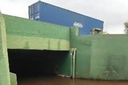 Túnel da Volks alagado e passarela abandonada no sistema Anchieta/Imigrantes