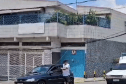 "Temos medo de um caminhão arrancar tudo", dizem moradores do Jardim das Orquídeas após troca de poste