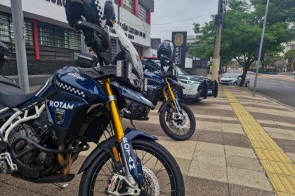 viatura e moto da GCM