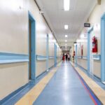 Hospital Municipal de Diadema completa 14 dias sem macas nos corredores