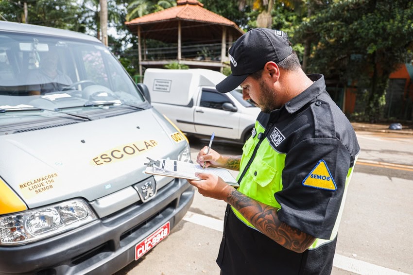 Semob terá 20 agentes de trânsito nas ruas para acompanhar o fluxo de veículos e pedestres, nos horários de entrada e saída das 67 escolas
