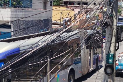 Fios baixos causam transtornos a motoristas de São Bernardo