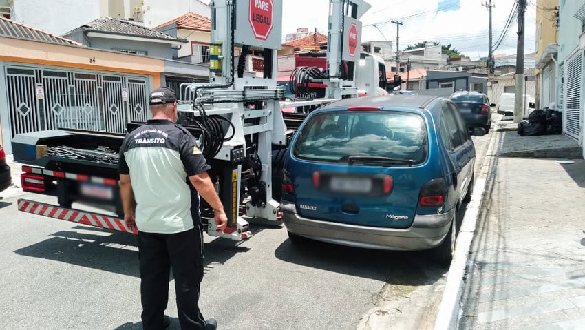 Destes notificados, 31 saíram por conta própria no prazo estabelecido e quatro foram recolhidos para o pátio