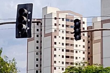 semáforo quebrado