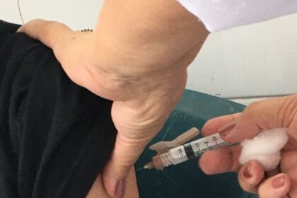 Diadema realiza mutirão de vacinação e aplica mais de 2,4 mil doses em um dia
