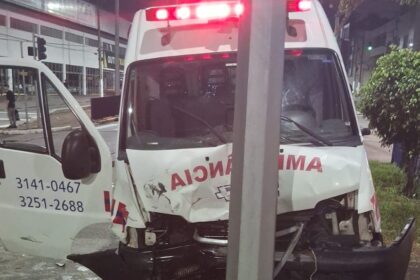 acidente com ambulância