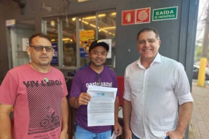 Ribeirão Pires realiza ação educativa sobre segurança no trânsito em comércios