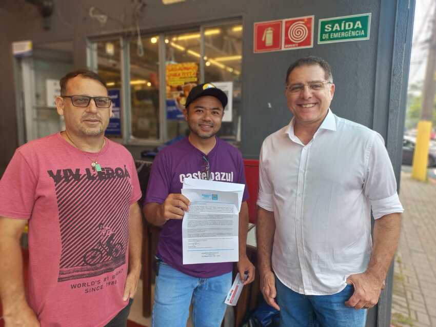 Ribeirão Pires realiza ação educativa sobre segurança no trânsito em comércios