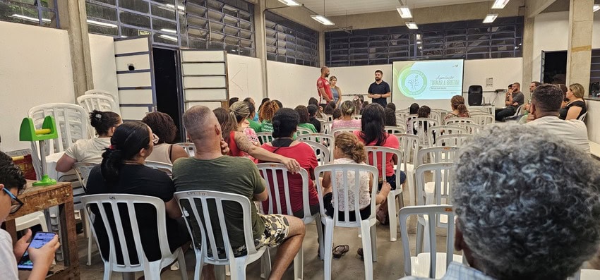 Ribeirão Pires explica aos pais inabilitação da ARIS e transição para nova organização