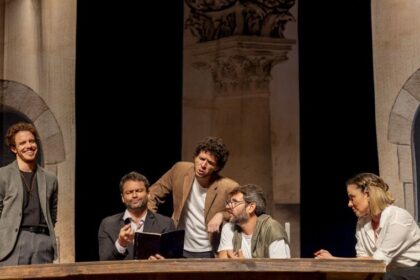 Teatro Municipal de Santo André recebe peça “O homem mais inteligente da história"
