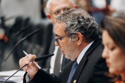 Projeto do deputado Rômulo Fernandes, que cria crédito habitacional para vítimas de violência doméstica, é aprovado na Comissão de Justiça da Alesp