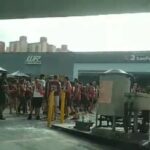 Calouros e universitários fazem tradicional pedágio nos Três Postos em S.Bernardo