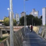 Passarela do Metrópoles/ Paço começa a receber iluminação
