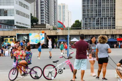 Além das apresentações musicais e os brinquedos para a criançada, a diversão terá um sabor especial na Esplanada