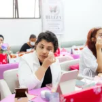 Ação no Hospital Anchieta, em São Bernardo, entrega kits de beleza a pacientes oncológicas