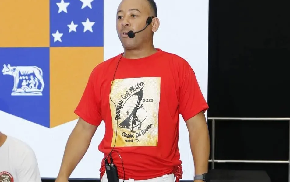 mestre Toli