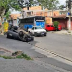 carro capotado na avenida Alda