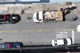moradores em situação de rua e catadores de recicláveis eram coagidos a vender materiais exclusivamente para esse comprador