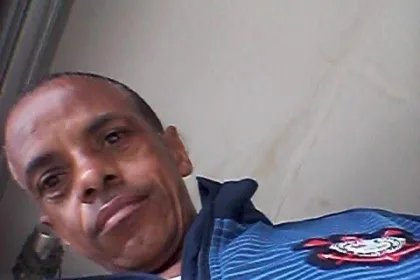 Vítima que caiu do escadão foi identificada como Edson José Peixoto, conhecido na cidade como Chumbinho 