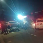 Dupla em motocicleta colide com viatura da Polícia Militar em Mauá