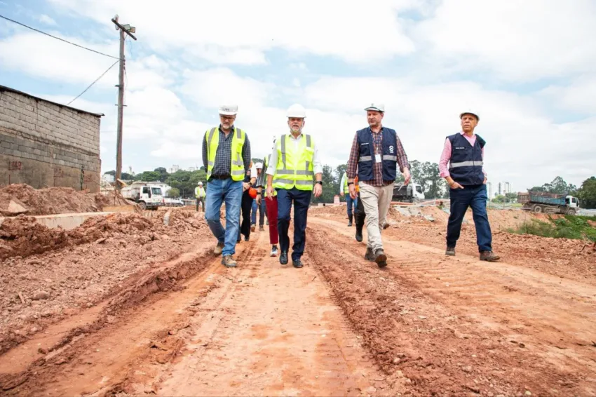 Tite monitora online passo a passo das obras de combate às enchentes do ReFundação