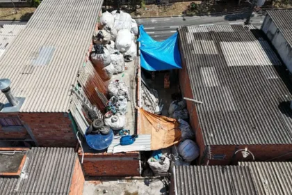 Santo André interdita comércio irregular de sucata na Avenida Prestes Maia