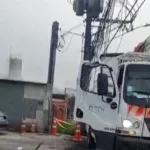 caminhão da enel e transformador queimado