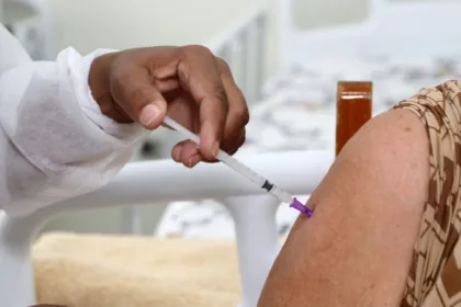 Santo André antecipa campanha e começa a vacinar contra a gripe na segunda-feira