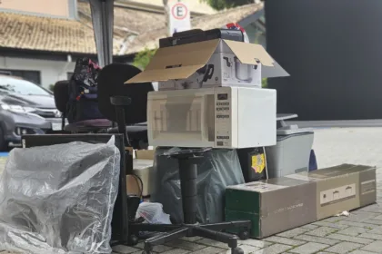 Ribeirão Pires recolhe mais de uma tonelada de lixo eletrônico em drive-thru