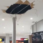 Chuva forte causa queda de parte do teto do Assaí Anchieta