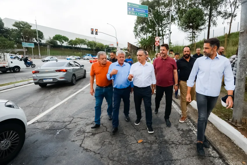 Durante vistoria e abertura do local, o prefeito Marcelo Lima destacou a importância da intervenção para o sistema viário da cidade