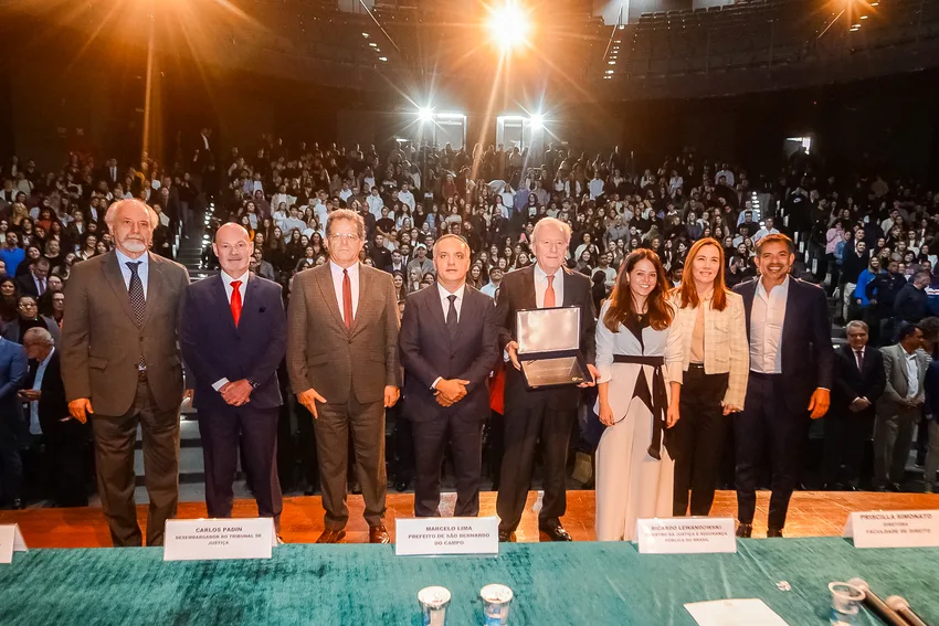 Em S.Bernardo, ministro Lewandowski discute PEC da Segurança durante aula magna