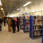 Biblioteca conta com acervo de 90 mil itens físicos, entre jornais, livros em Braille, gibis e obras raras