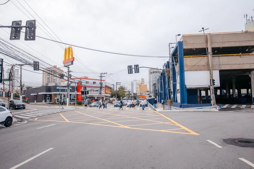 Iniciado na tradicional Rua Jurubatuba, projeto irá garantir a modernização e valorização de centros de comércio com ações personalizadas para cada região da cidade