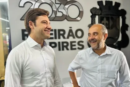 Prefeito Guto Volpi se reuniu com deputado Thiago Auricchio, que destinou R$ 1 milhão para a saúde de Ribeirão Pires
